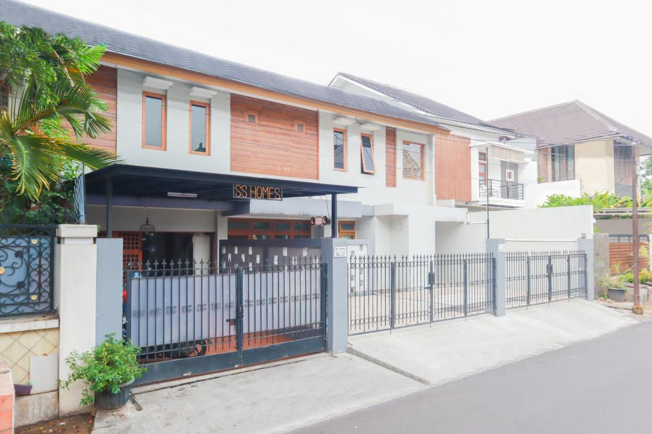 Oyo 2196 Ss Homes Jakarta Exterior photo