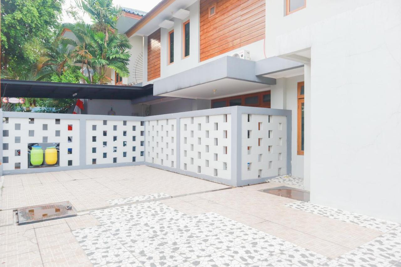 Oyo 2196 Ss Homes Jakarta Exterior photo