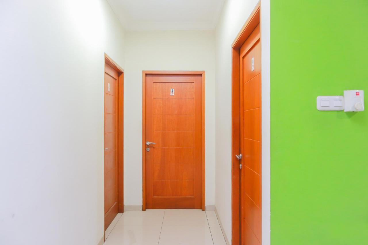 Oyo 2196 Ss Homes Jakarta Exterior photo